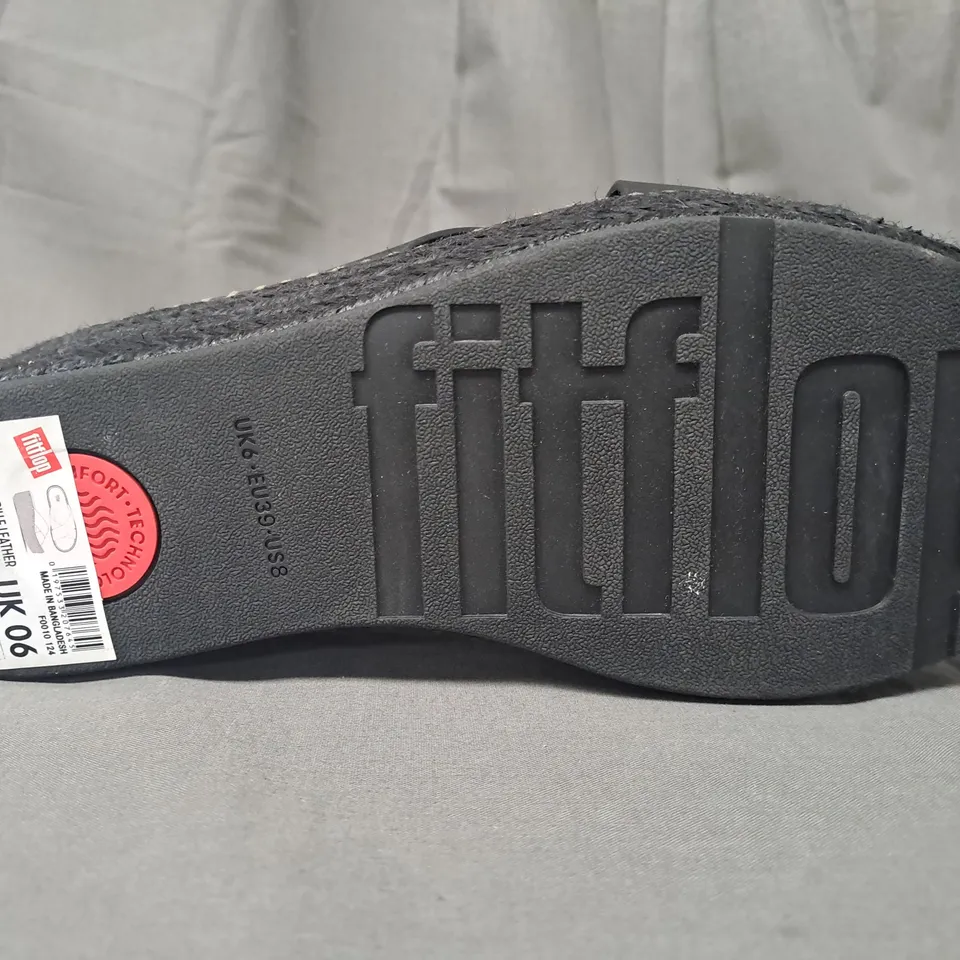 PAIR OF FITFLOP PLATFORM WEDGE OPEN TOE CROSS-STRAP SANDALS IN BLACK UK SIZE 6