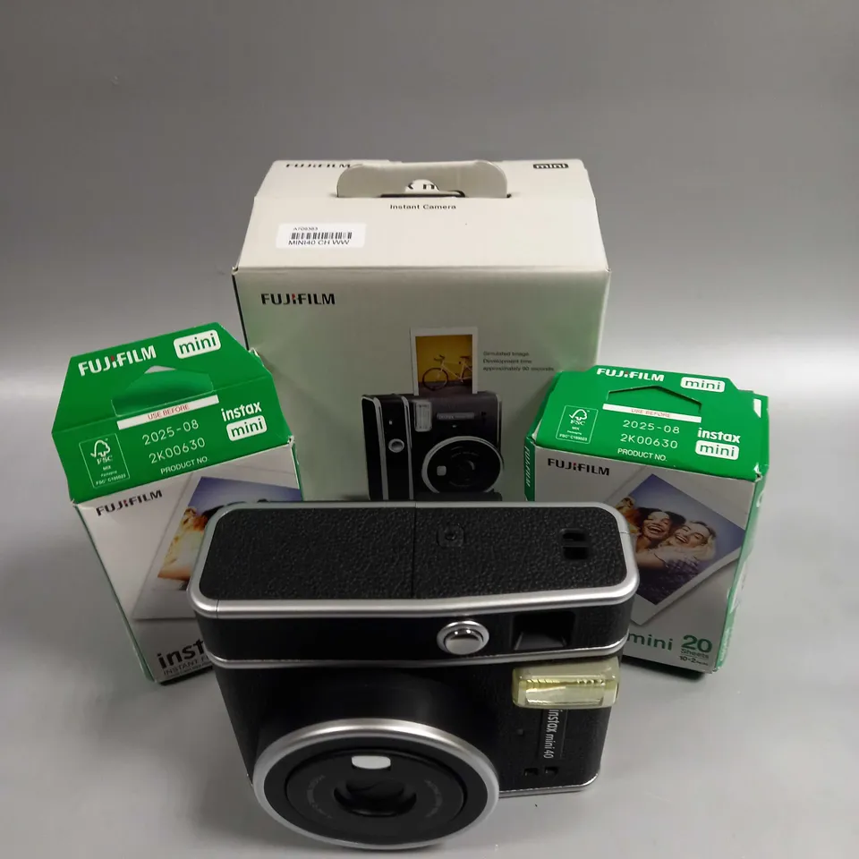 BOXED FUJIFILM INSTAX MINI 40 INSTANT CAMERA  RRP £137.99