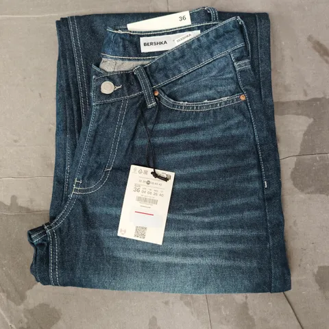 BERSHKA SLOUCHY JEANS IN DARK BLUE SIZE UK 08