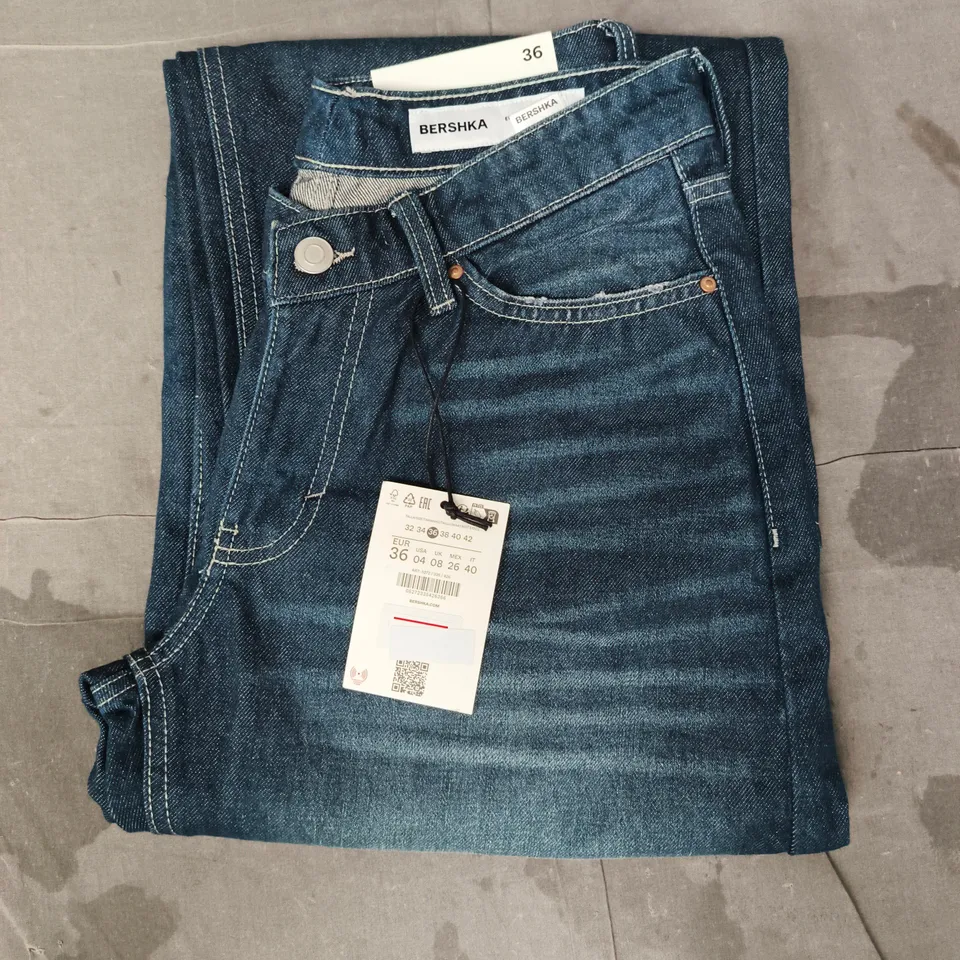 BERSHKA SLOUCHY JEANS IN DARK BLUE SIZE UK 08