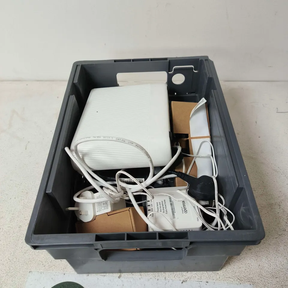 TOTE OF APPROXIMATELY 10 ASSORTED ITEMS TO INCLUDE: EUFY HOMEBASE 2