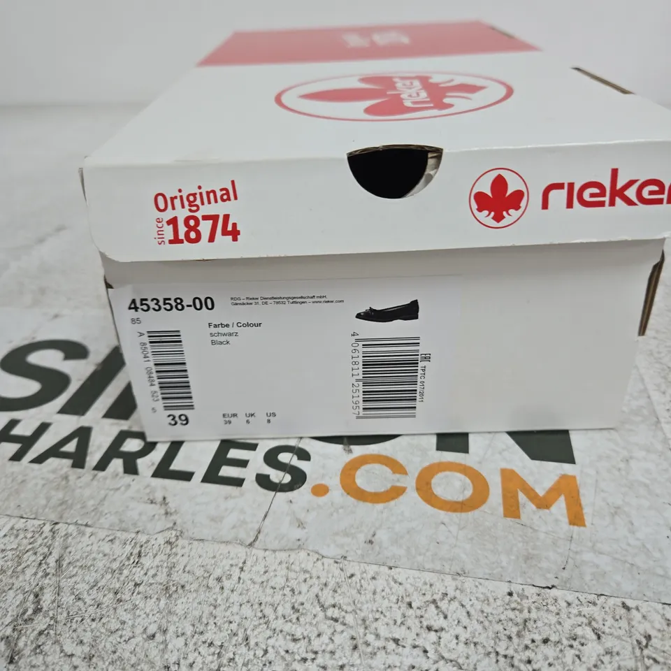 RIEKER WOMEN’S BLACK PATENT BALLET FLATS – UK 6 (EU 39) – BOXED