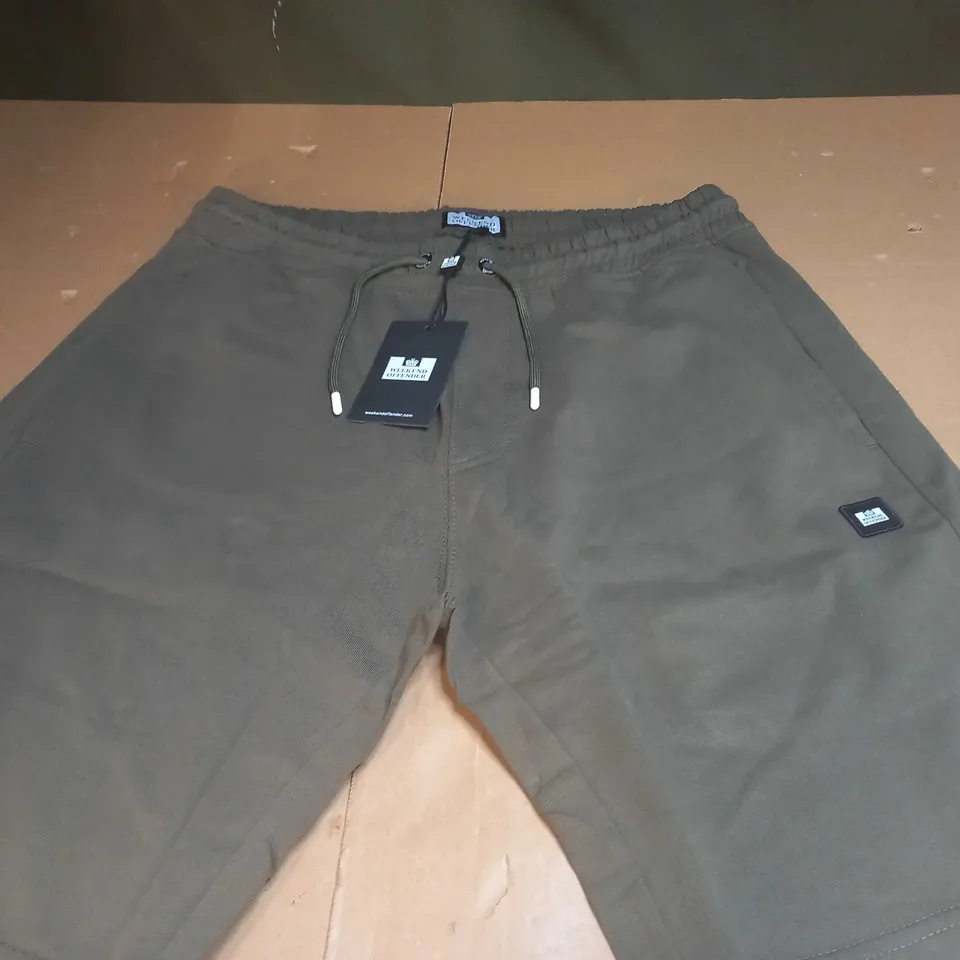 WEEKEND OFFENDER KHAKI SHORTS SIZE L