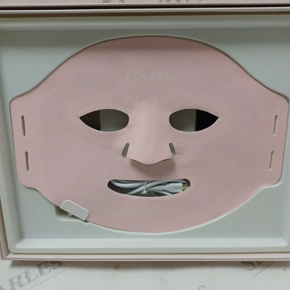 BOXED SENSSE PROFESSIONAL LED FACE MASK