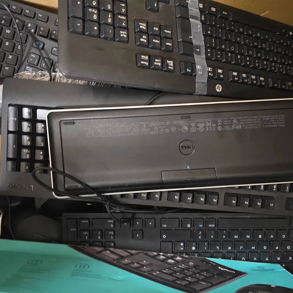BOX OF APPROXIMATELY 10 ASSORTED ELECTRICAL ITEMS TO INCLUDE COMPUTER KEYBOARDS AND MICE, ETC