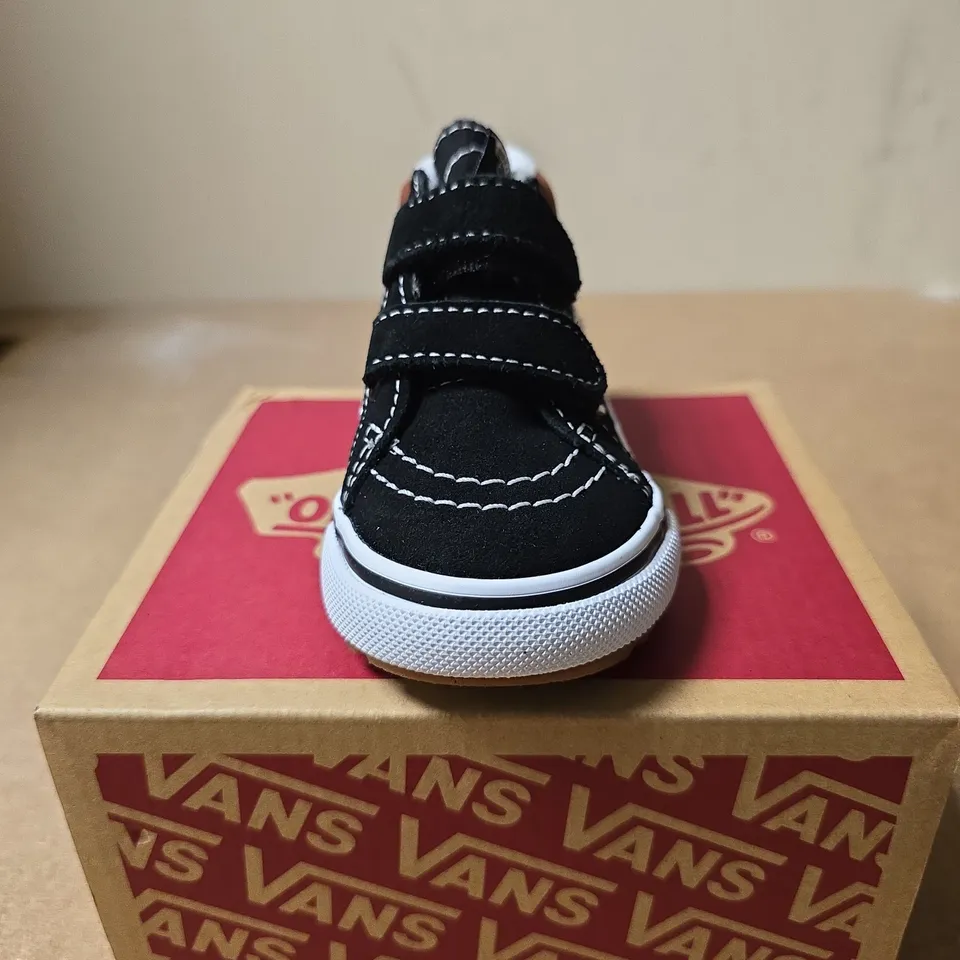 VANS MTE SK8-MID REISSUE V TODDLER SHOES – BLACK/WHITE, UK 4.5 (TD)