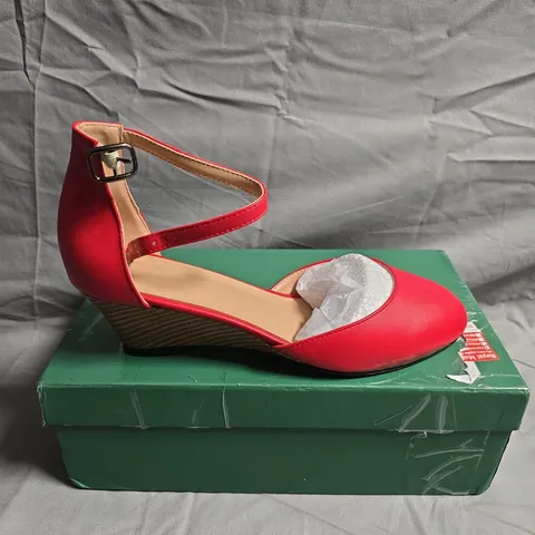 WOMEN'S RED LEATHER WEDGE SANDALS WITH ANKLE STRAP – BOXED - EU 37.5