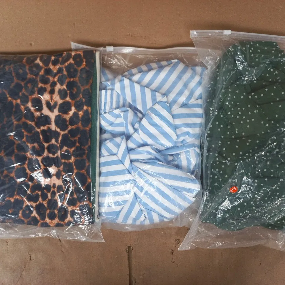APPROXIMATELY 20 ASSORTED CLOTHING AND FASHION PRODUCTS IN VARIOUS STYLES AND SIZES - COLLECTION ONLY