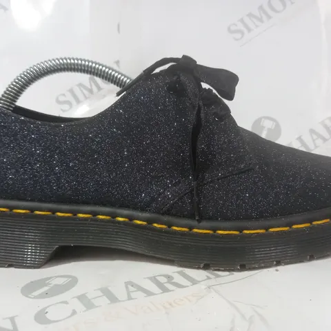 BOXED PAIR OF DR MARTENS SHOES IN NAVY W. GLITTER EFFECT UK SIZE 6