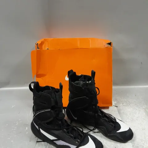 BOXED PAIR OF NIKE HYPERKO 2 BLACK UK 12