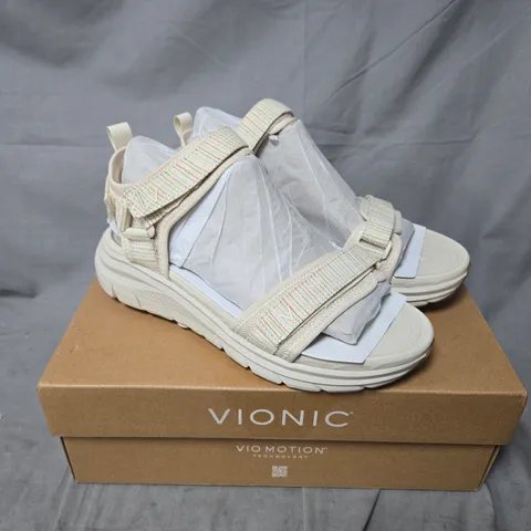 BOXED VIONIC WALK MAX SANDALS IN CREAM - SIZE 5.5