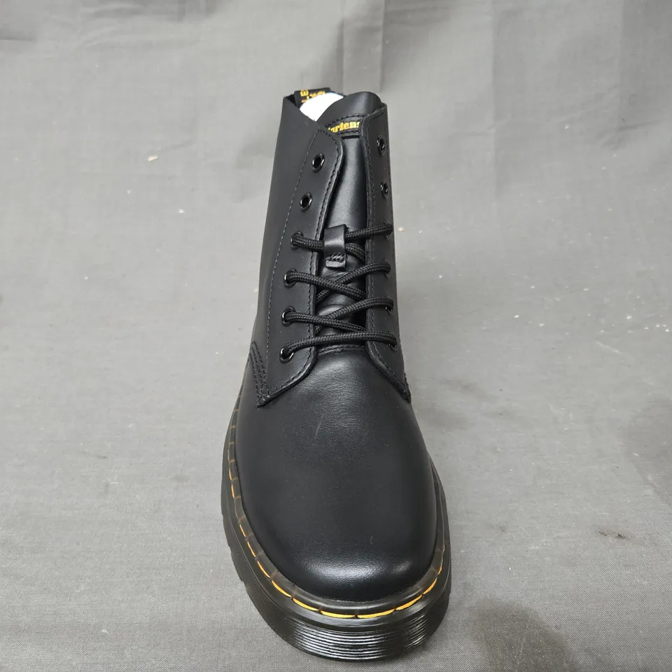 BOXED PAIR OF DR MARTENS THURSTON CHUKKA ANKLE BOOTS IN BLACK UK SIZE 6.5