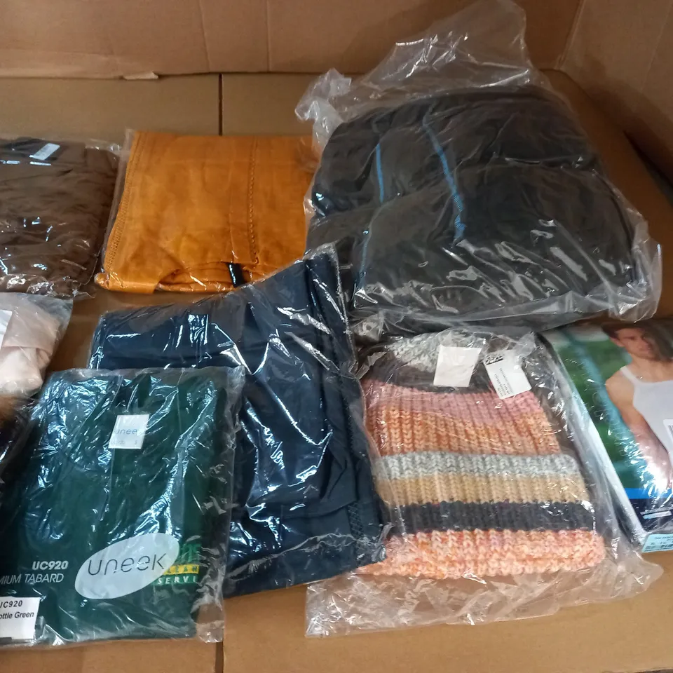 LARGE QUANTITY OF ASSORTED BAGGED CLOTHING ITEMS 