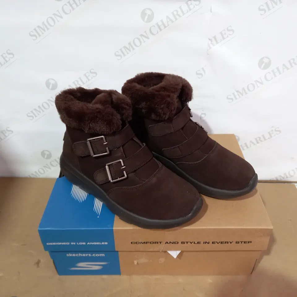 BOXED PAIR OF SKECHERS BROWN BOOTS - SIZE 4