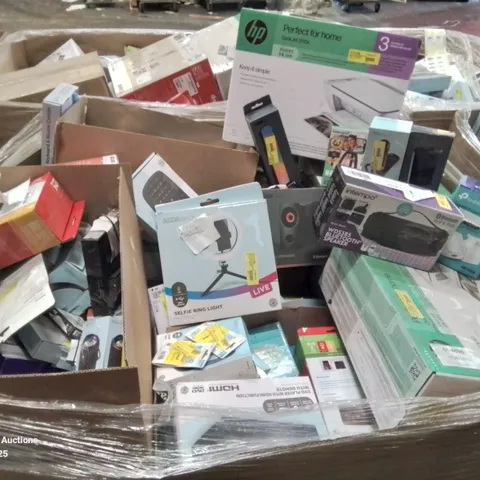 PALLET CONTAINING VARIOUS ASSORTED BOXED ELECTRONIC ITEMS TO INCLUDE: SEVERAL PRINTERS, CHARGERS, HEADPHONES, ALARM CLOCKS, SPEAKERS ETC.