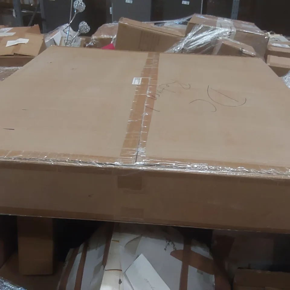 PALLET CONTAINING A VERY LARGE QUANTITY OF ASSORTED DESIGNER LIGHTING PRODUCTS TO INCLUDE: TABLE LAMP, CEILING LIGHTS, FLOOR LAMP ECT