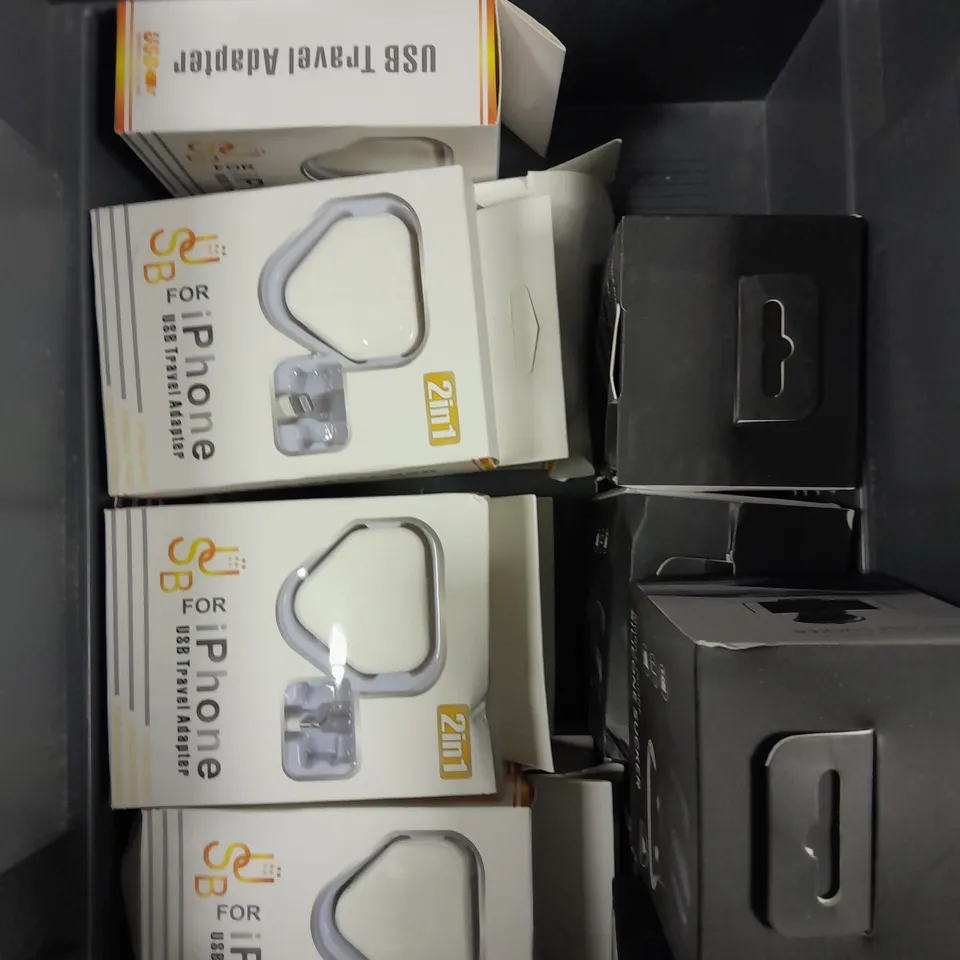 APPROXIMATELY 10 SMARTPHONE ACCESSORIES TO INCLUDE USB TRAVEL ADAPTER & SILICONE SUCKER 