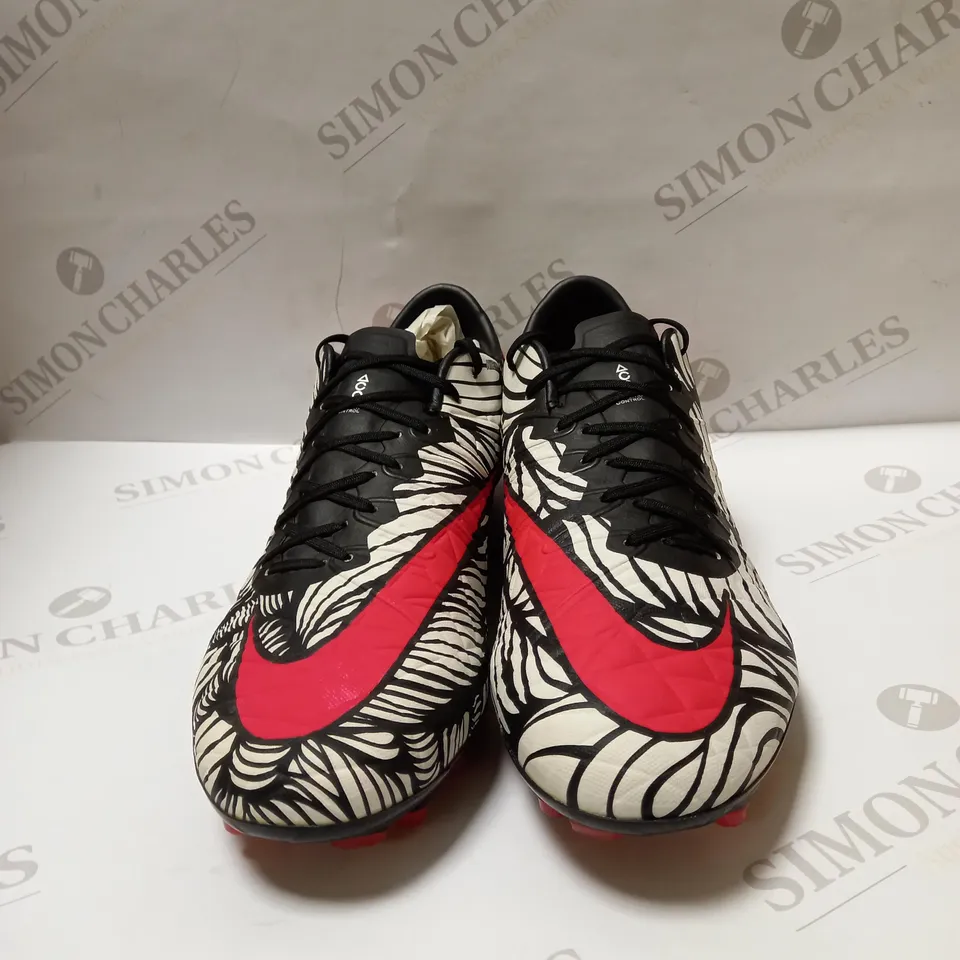 NIKE HYPERVENOM PHINISH FOOTBALL BOOTS SIZE 10