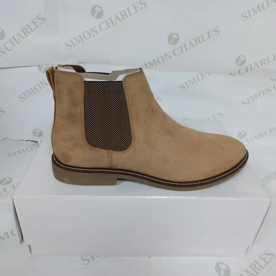 BOXED MENS MARSH MICROSUEDE SHOES IN BISCUIT SIZE 10