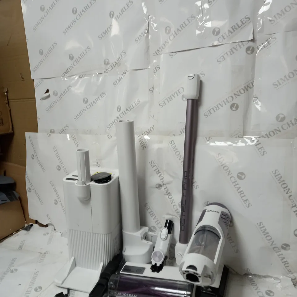 BOXED SHARK DETECT PRO 1.3L AUTO EMPTY VACUUM CLEANER IW3510UK