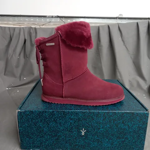 BOXED EMU AUSTRALIA BIRDWOOD BOOTS,- SIZE 7