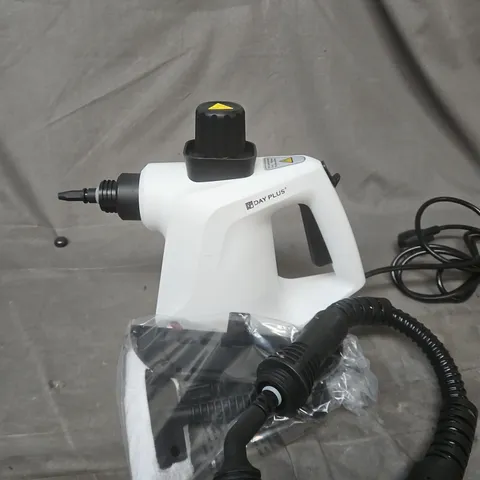 DAY PLUS STEAM CLEANER 
