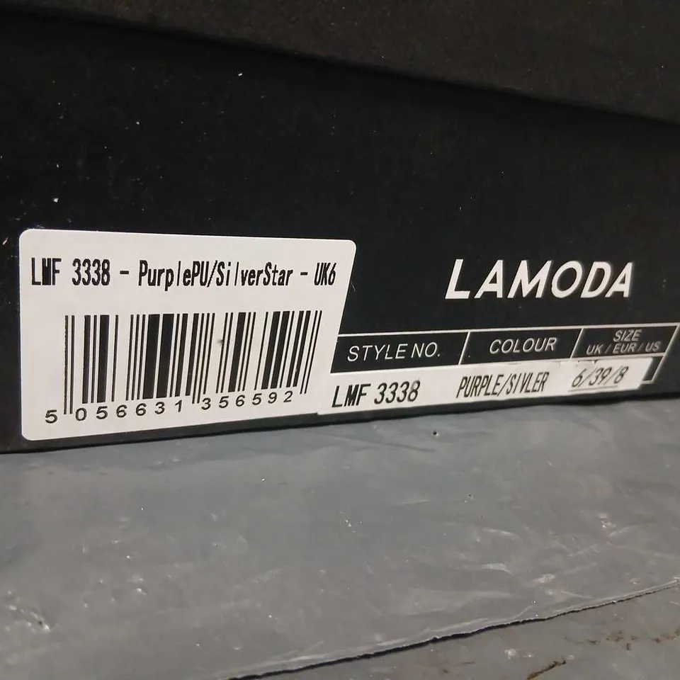 LAMODA PURPLE KNEE-HIGH PLATFORM BOOTS WITH SILVER STARS – UK 6