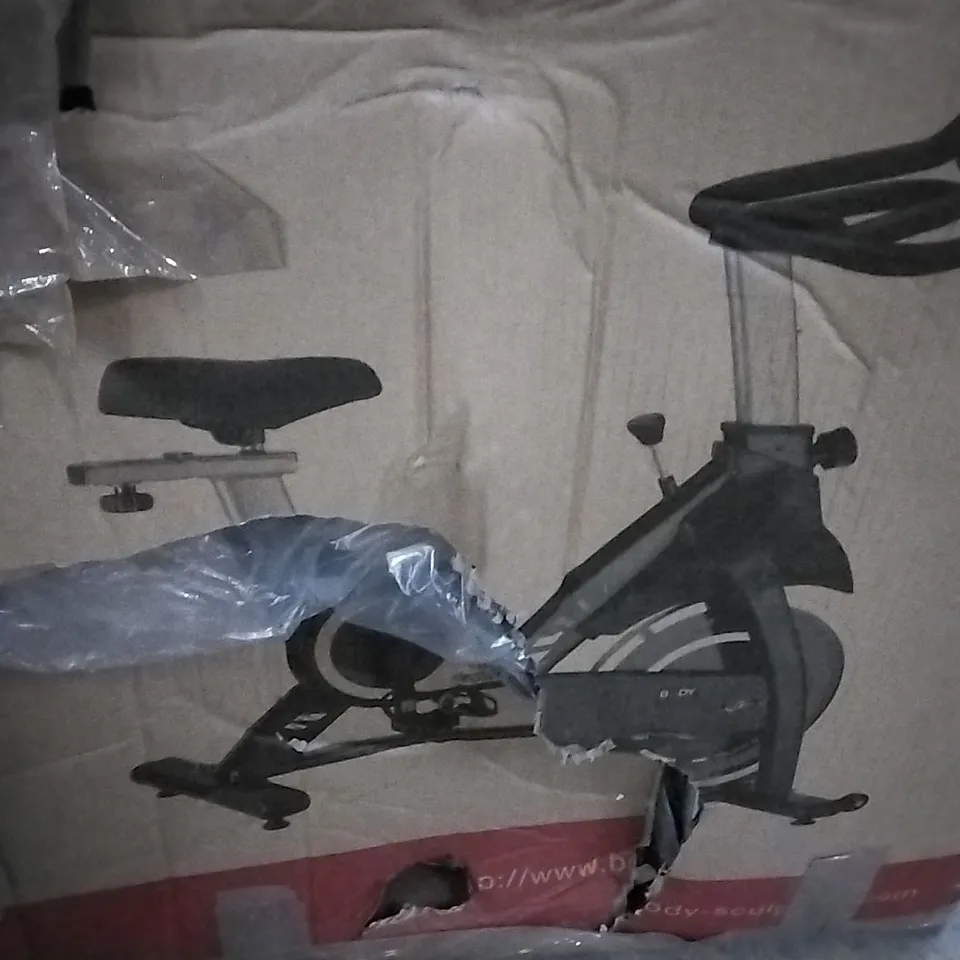 BOXED PRO RACING STUDIO BIKE 18KG FLYWHEEL  RRP £399.99