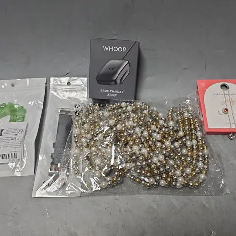 APPROXIMATELY 20 ASSORTED JEWELLERY ITEMS TO INCLUDE - NECKLACE , EARRINGS , WATCH STRAP ETC