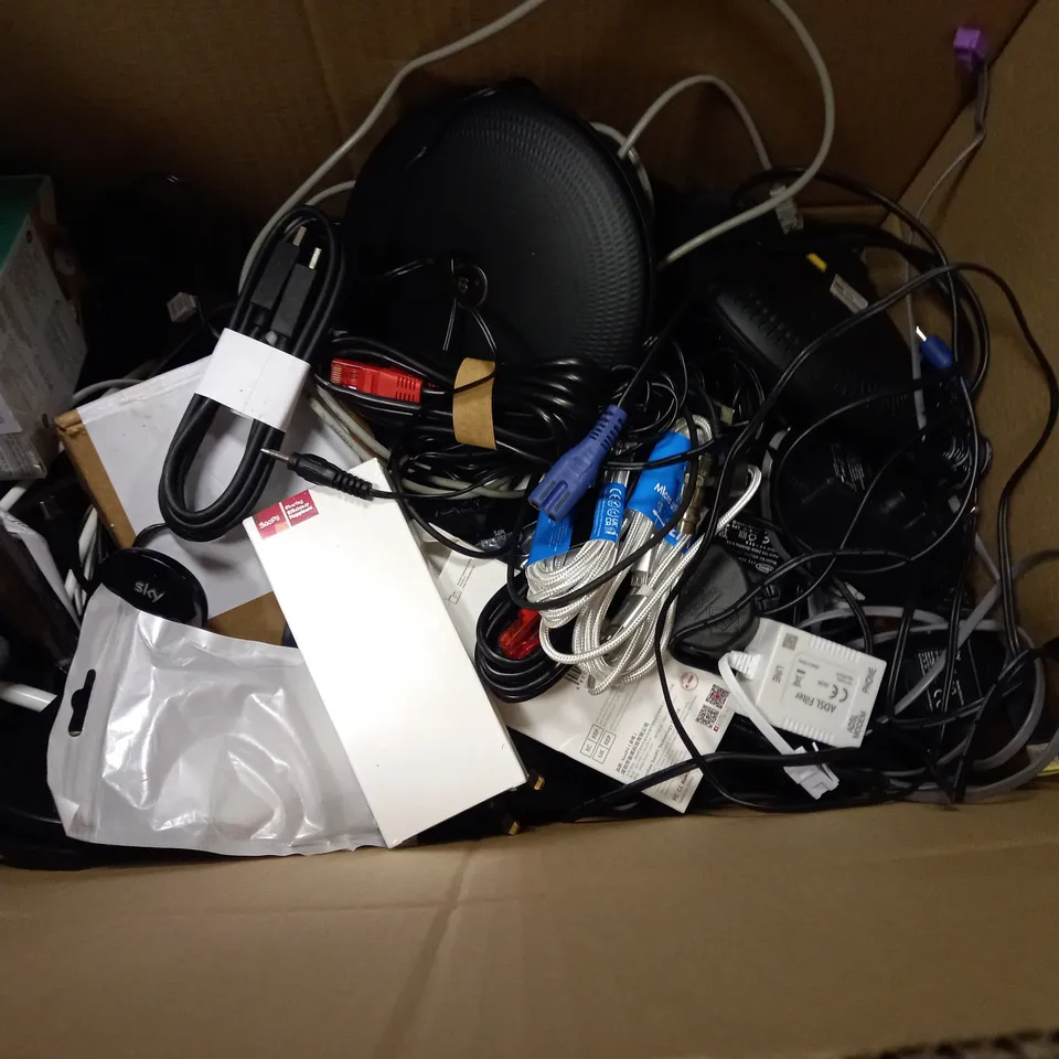 LOT OF ASSORTED TECH ITEMS TO INCLUDE ROUTERS, REMOTES, USB HUB AND DATA CABLES