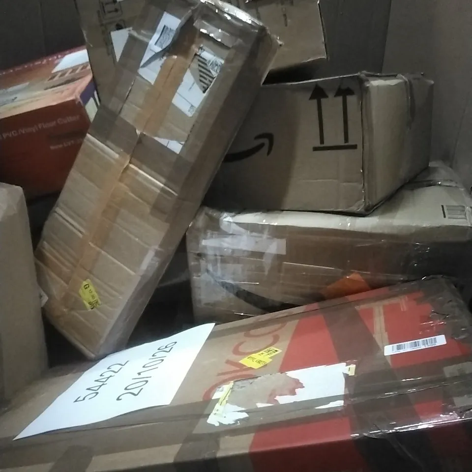 PALLET OF ASSORTED ITEMS TO INCLUDE; TURNTABLE SYSTEM, PROJECTOR SCREEN WITH STAND