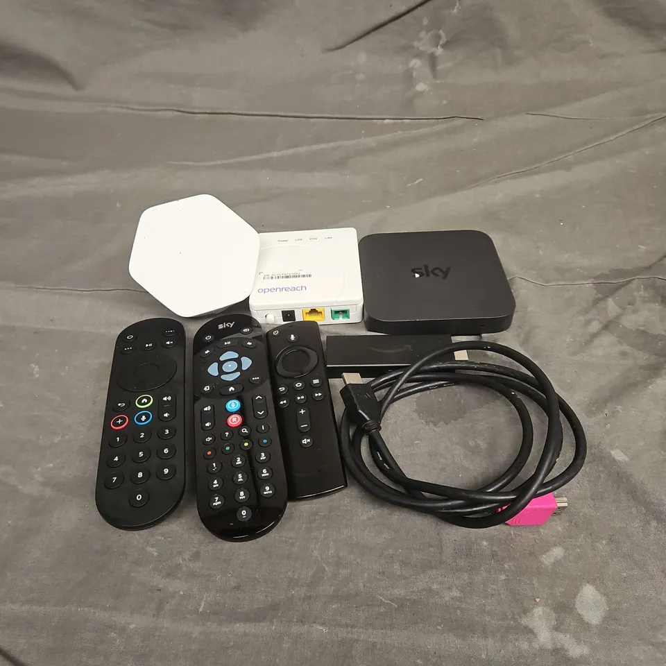 APPROXIMATELY 15 ASSORTED ELECTRICAL PRODUCTS TO INCLUDE REMOTES, CABLES, SKY PRODUCTS ETC 