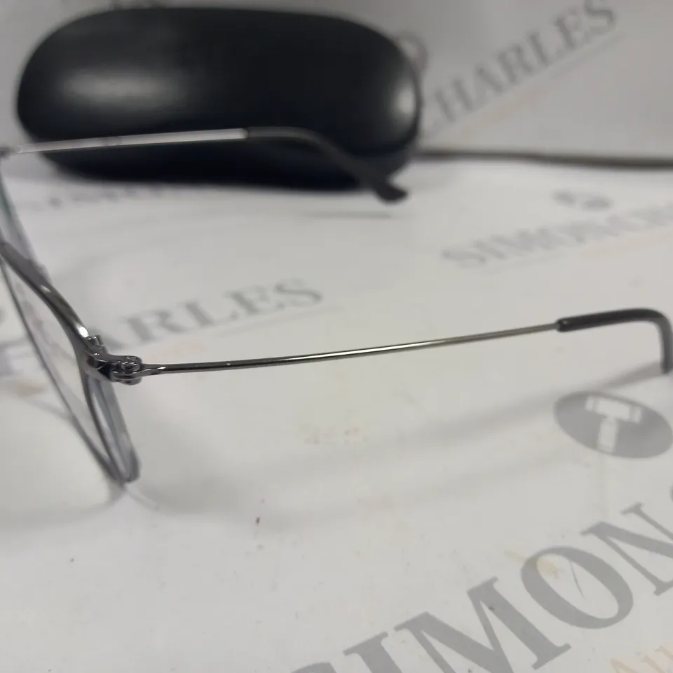 PAIR OF RAY BAN GLASSES