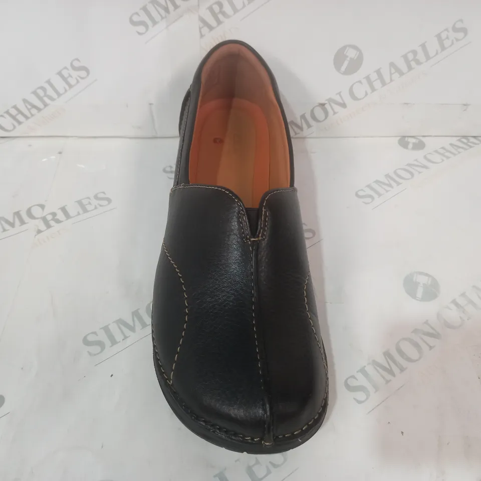 BOXED PAIR OF CLARKS SLIP-ON SHOES IN BLACK EU SIZE 42