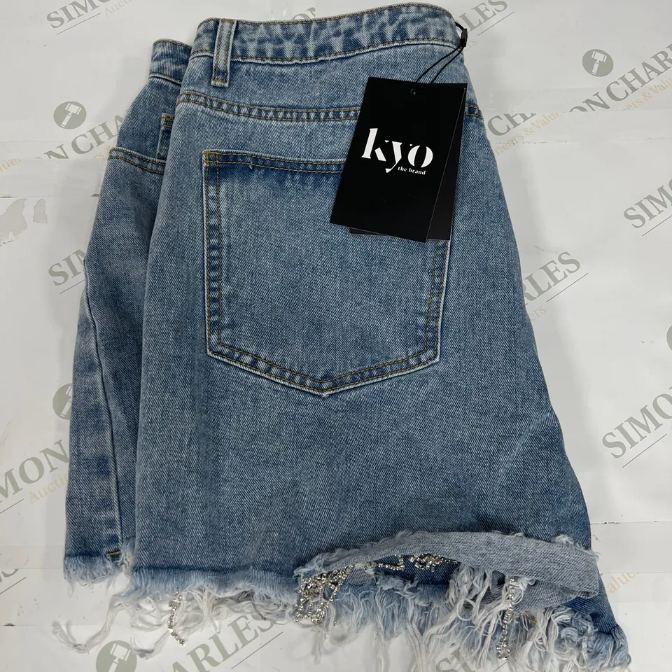 KYO EMBELLISHED DISTRESSED SHORTS IN BLUE WASH SIZE 16
