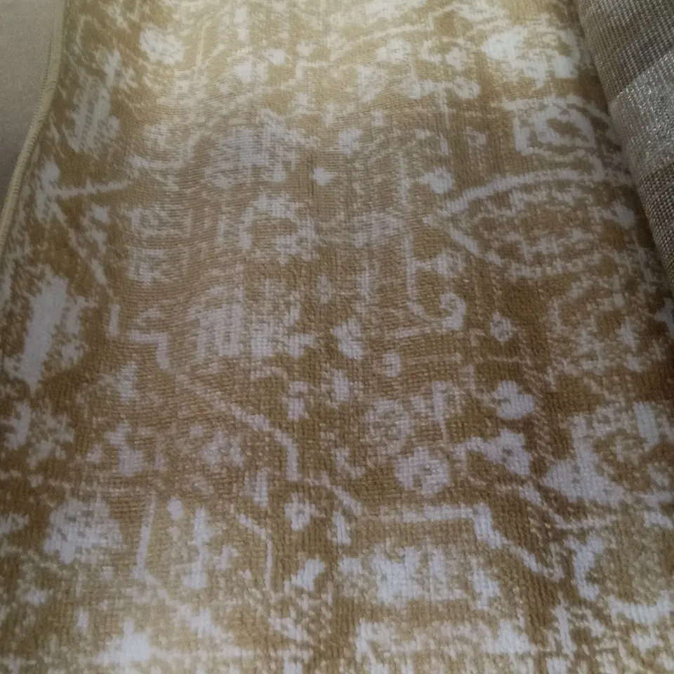 DAZZLE GOLD/WHITE RUG 2'3"X 3'11"