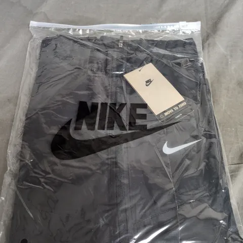 BAGGED NIKE WINDBREAKER JACKET - SMALL