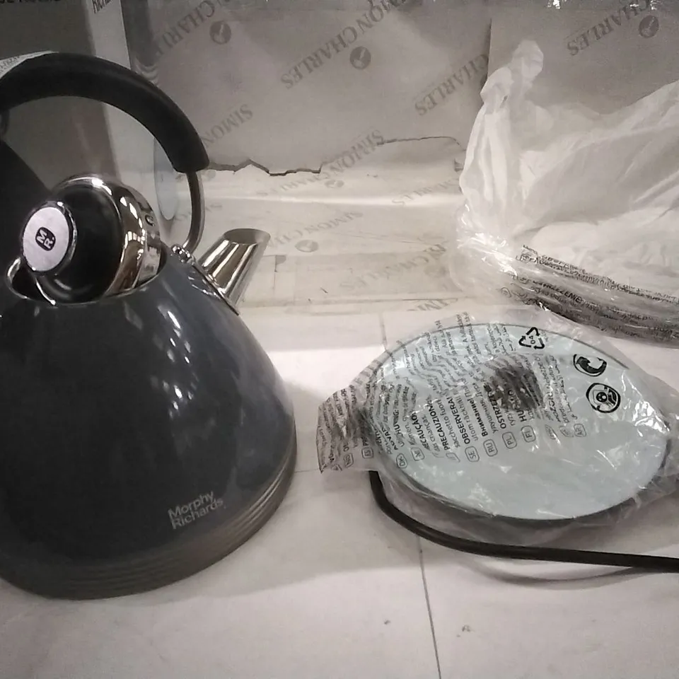 BOXED MORPHY RICHARDS VENTURE RETRO BASALT 1.5L KETTLE 
