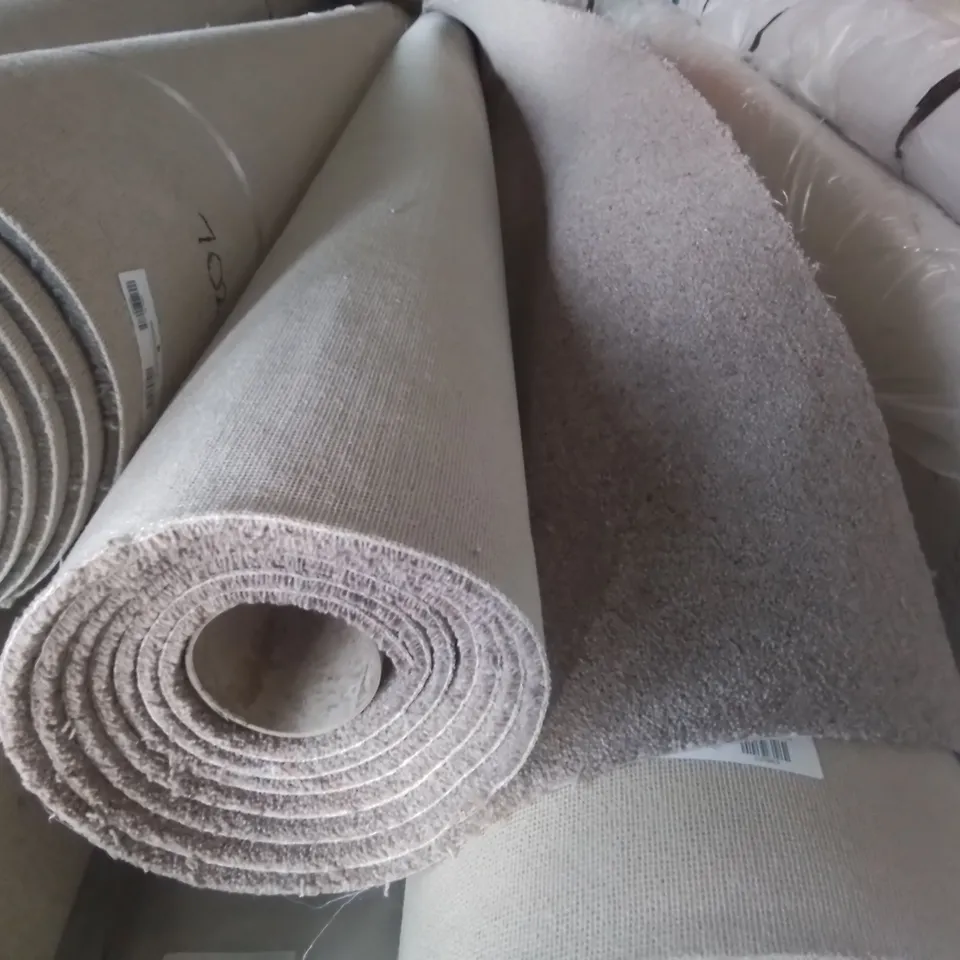 ROLL OF QUALITY RUSTIC BERBER TWIST CUMIN CARPET // SIZE: APPROXIMATELY 5.3 X 4M