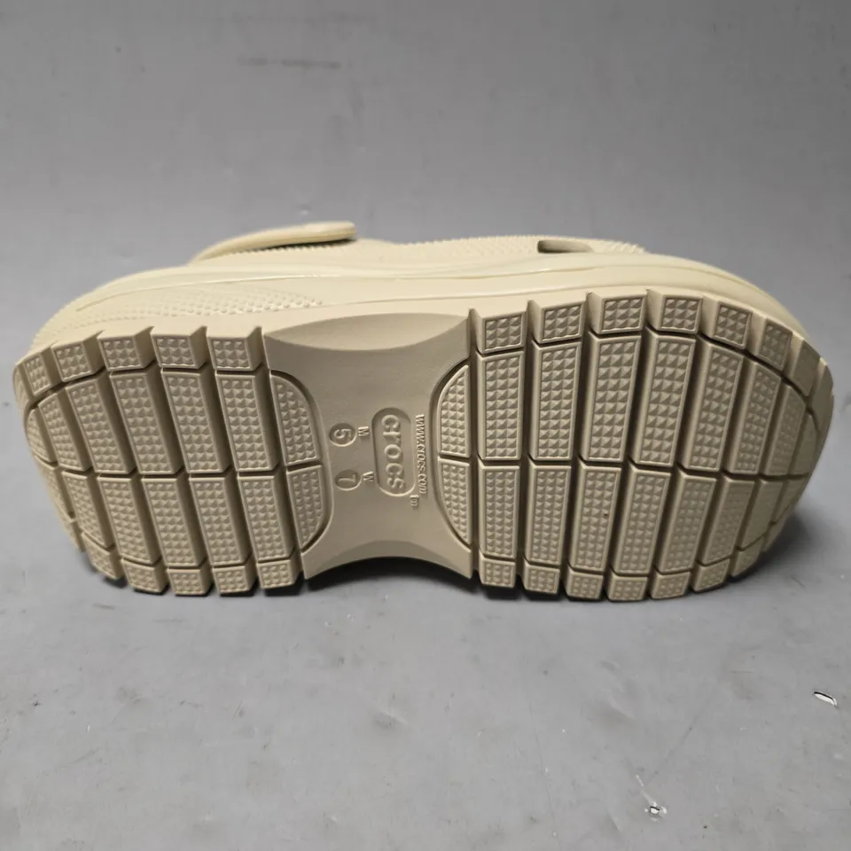 CROCS MEGA CRUSH CLOG - UK M4/W5