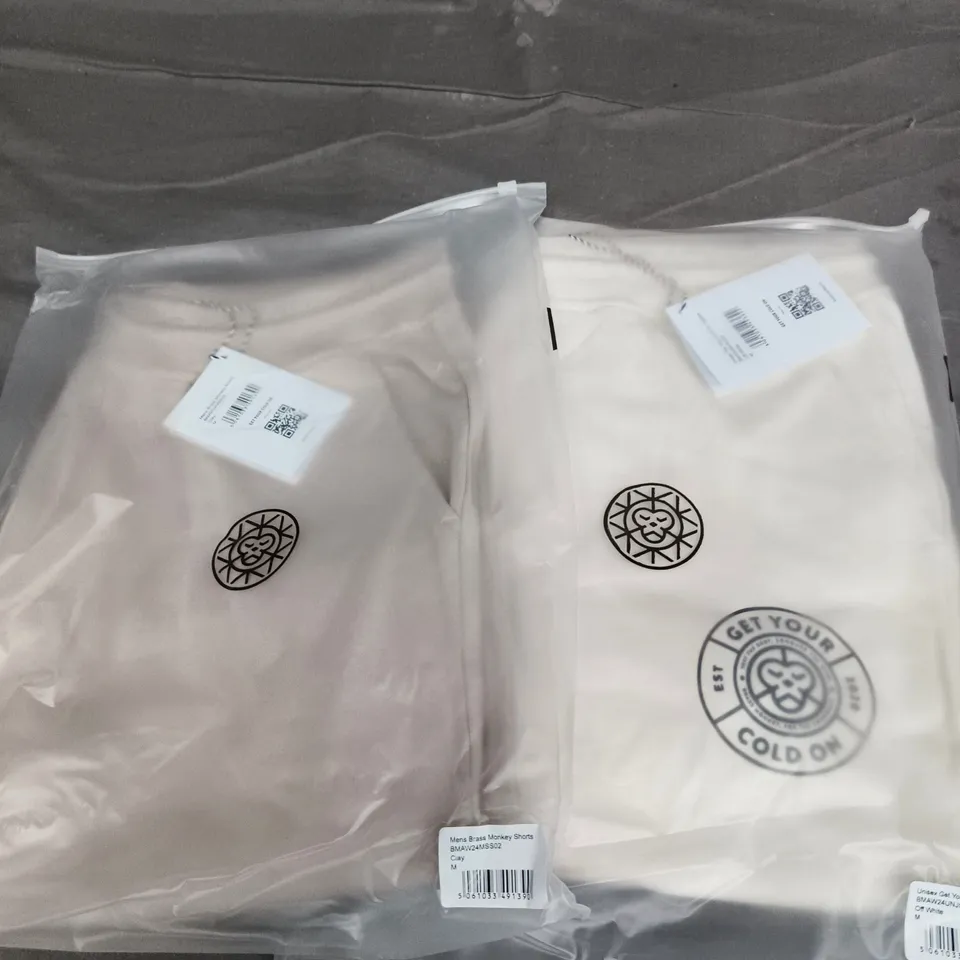 APPROXIMATELY 20 ASSORTED BRASS MONKEY CLOTHING PRODUCTS TO INCLUDE JOGGERS & SHORTS IN MEDIUM 