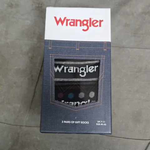 BOXED WRANGLER 3 PAIRS OF GIFT SOCKS (UK 7-11)