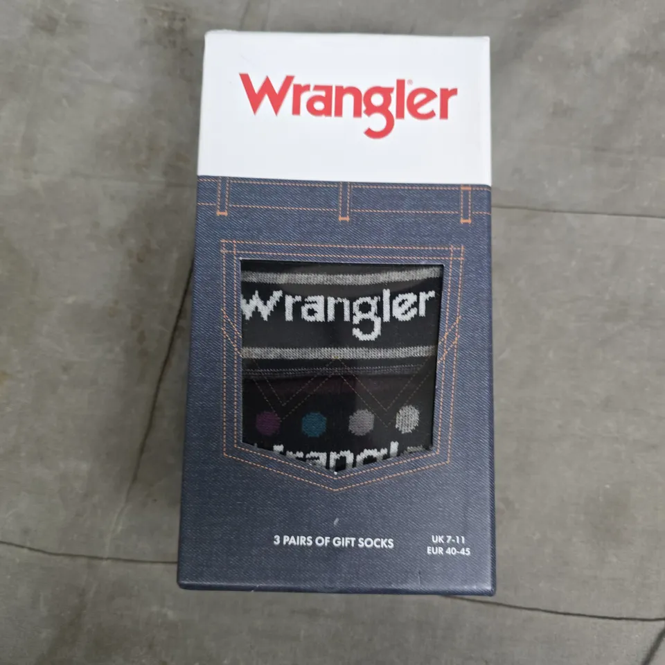 BOXED WRANGLER 3 PAIRS OF GIFT SOCKS (UK 7-11)