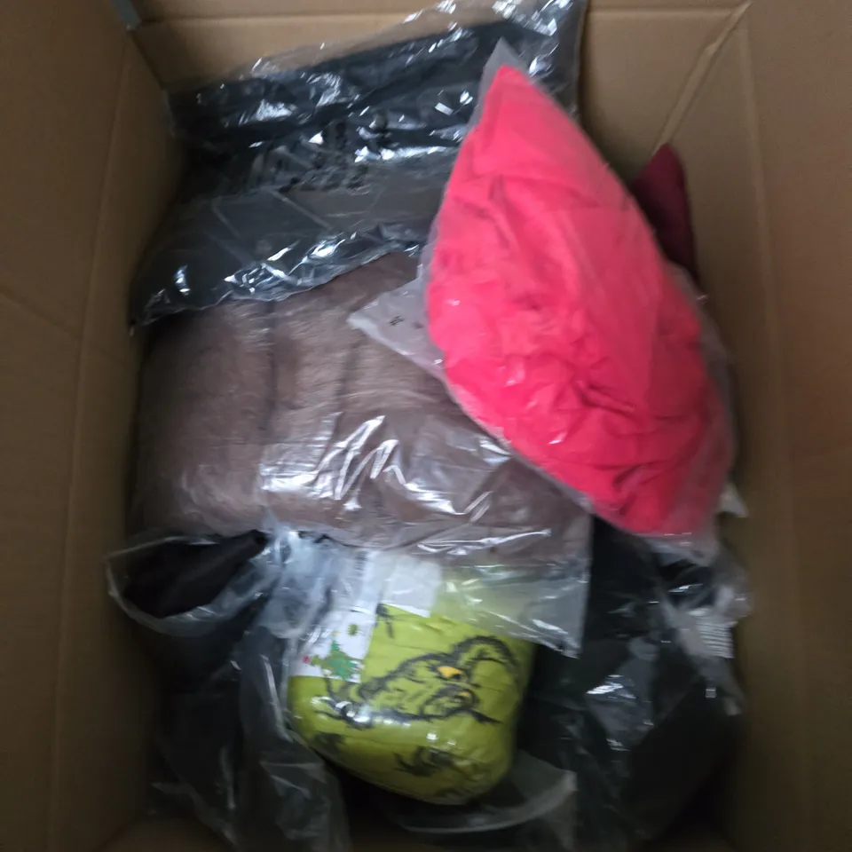 LARGE BOX OF ASSORTED CLOTHING ITEMS IN VARIOUS SIZES, STYLES AND COLOUR 