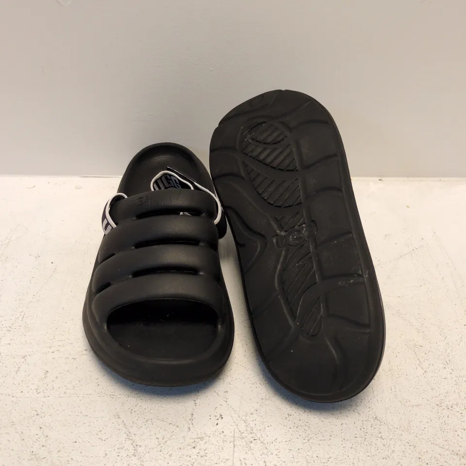 UGG BLACK STRAPPY SANDALS – MEN'S