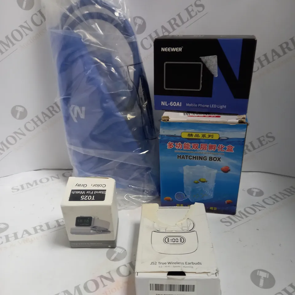 BOX TO CONTAIN 5 X ASSORTED PRODUCTS. INCLUDES EARPHONES, HATCHING BOX, PHONE LED LIGHT, BAG ETC 