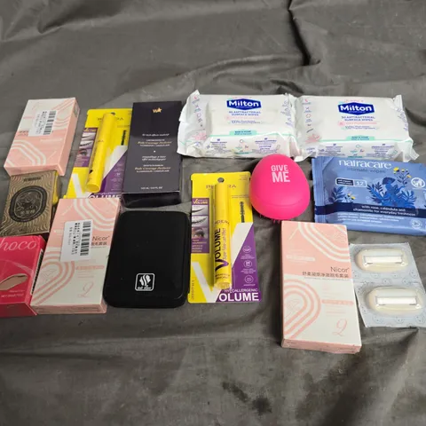 APPROXIMATELY 12 ASSORTED HEALTH & BEAUTY PRODUCTS TO INCLUDE NAIL KIT, WIPES, AND GIVE ME BRUSH ETC.