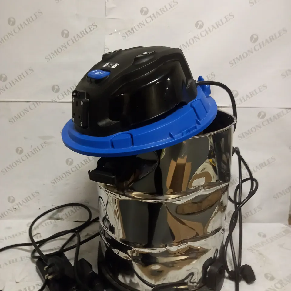 VACMASTER WET AND DRY VACUUM CLEANER 