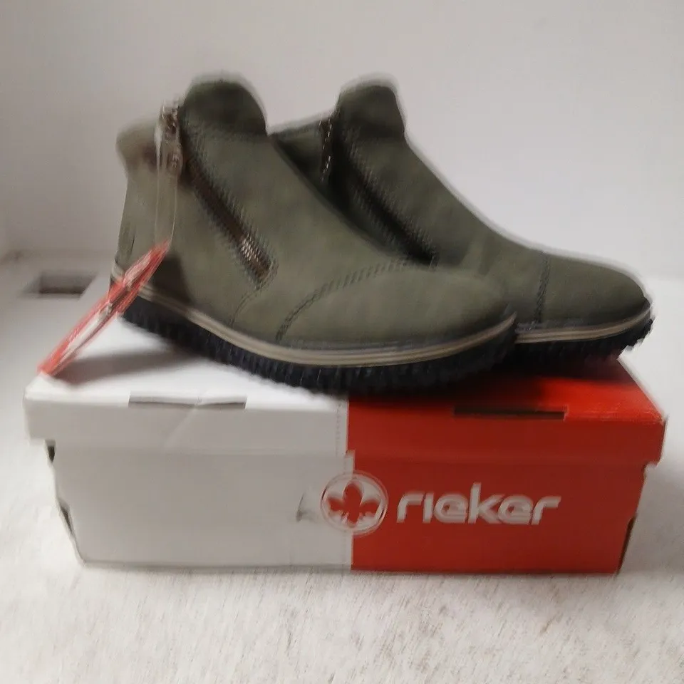 RIEKER GREEN ANKLE BOOTS – UK 4