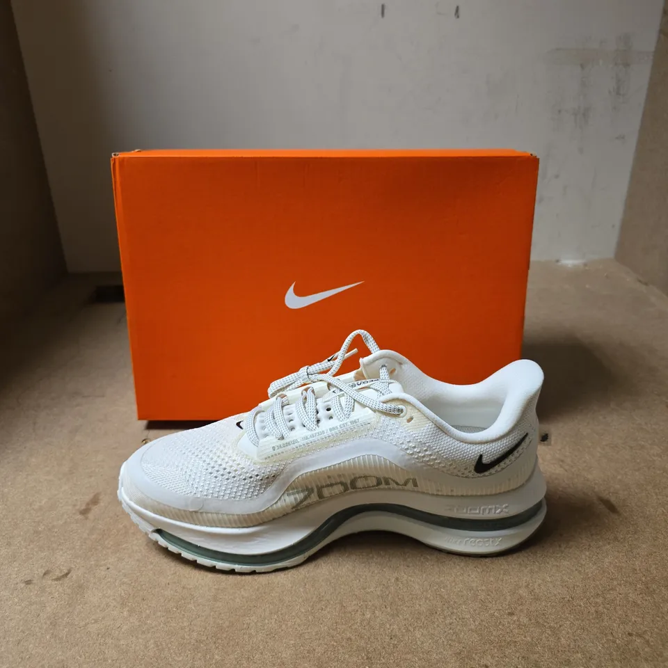 NIKE ZOOMX RUNNING SHOES – WHITE - UK SIZE 9
